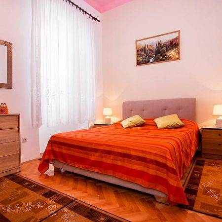 Emanuel Apartman Pula Exteriör bild