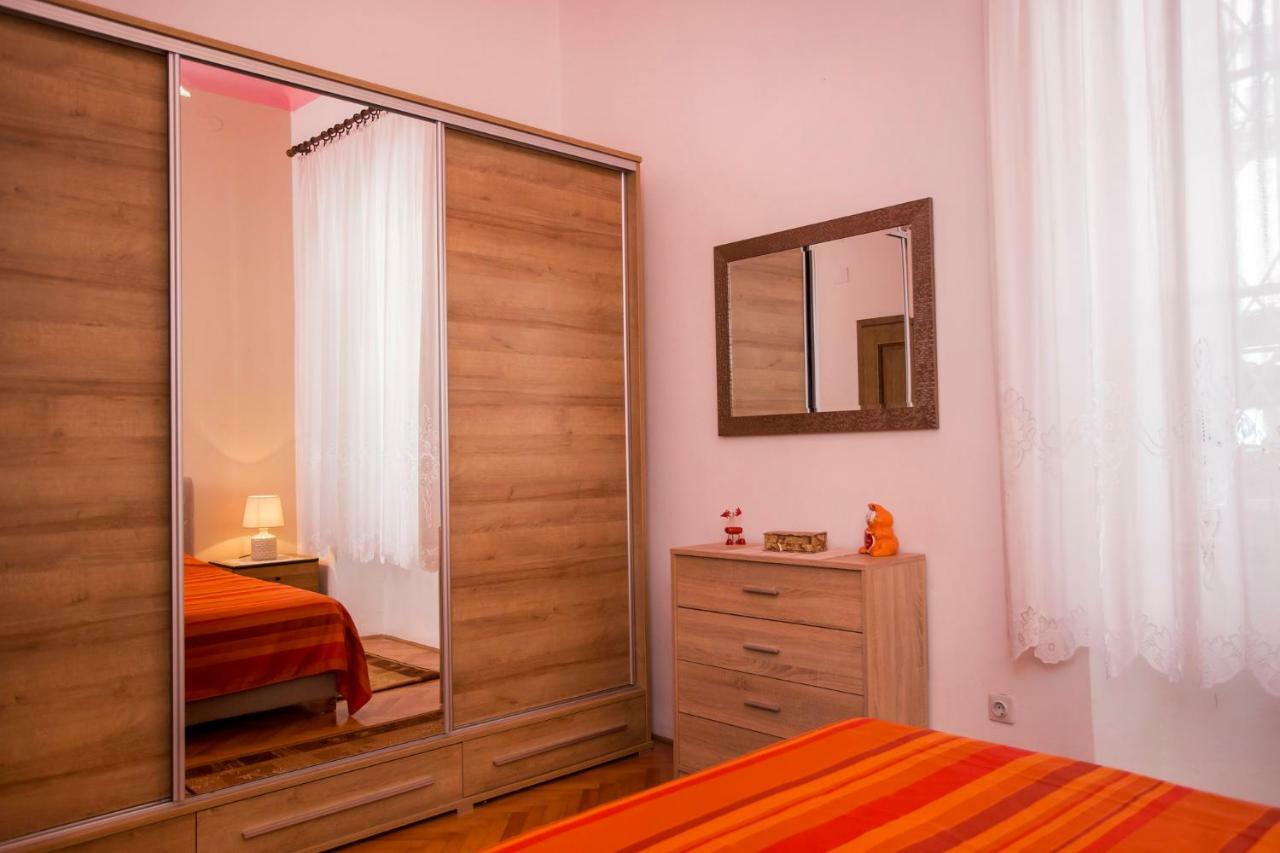 Emanuel Apartman Pula Exteriör bild
