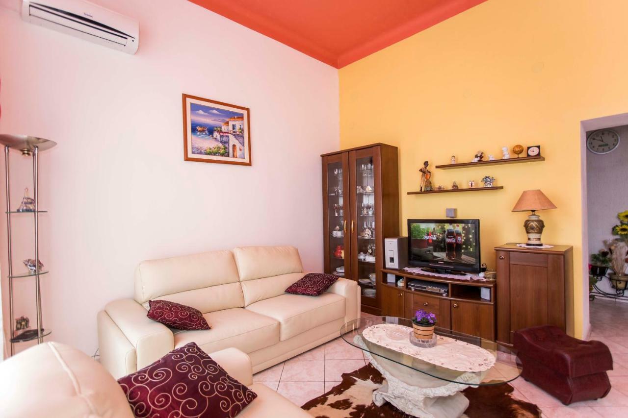 Emanuel Apartman Pula Exteriör bild