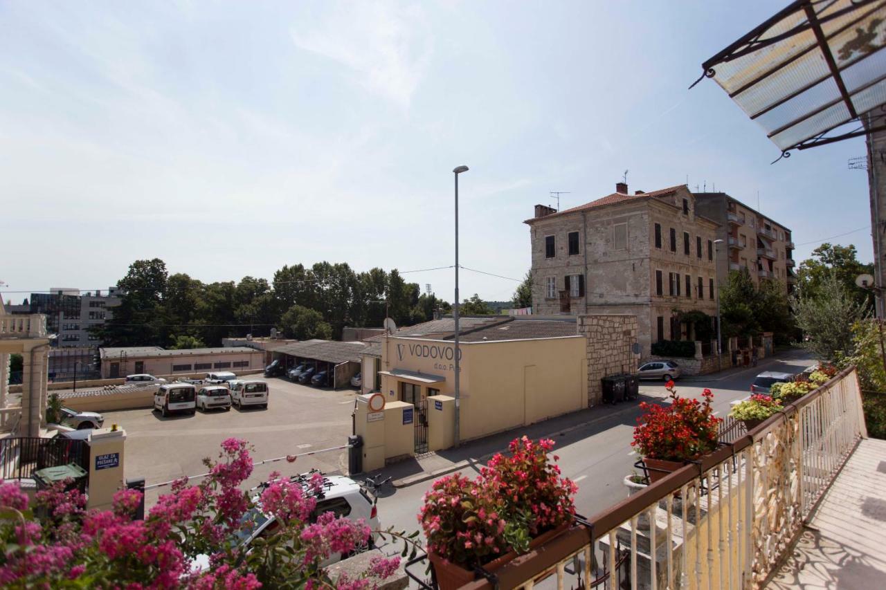 Emanuel Apartman Pula Exteriör bild