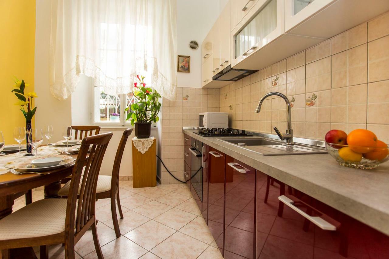 Emanuel Apartman Pula Exteriör bild