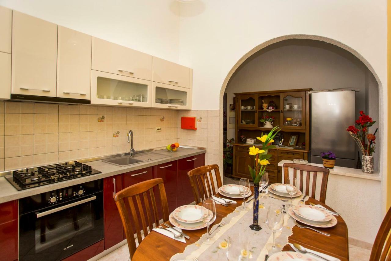 Emanuel Apartman Pula Exteriör bild
