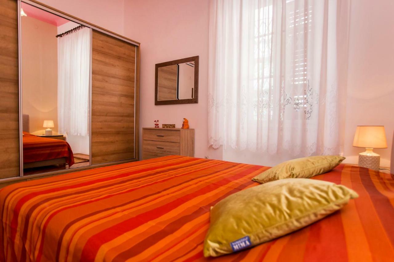 Emanuel Apartman Pula Exteriör bild